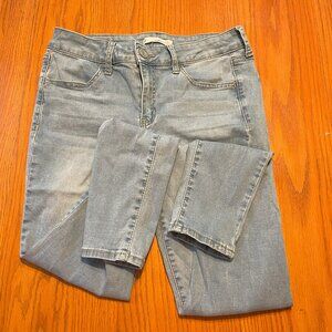 SO: Light Blue Low-Rise Jeggings